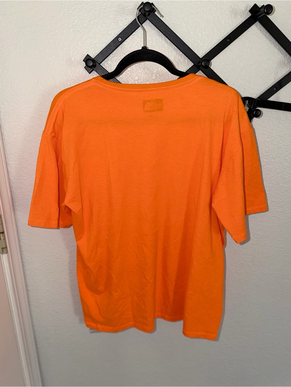 The North Face Orange Crew Neck T Shirt Men’s Large Short Sleeve Casual Tee - Picture 4 of 4